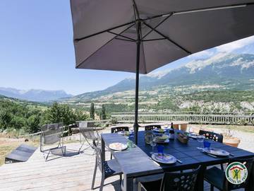 Gîte pour 6 personnes, avec terrasse et jardin, animaux acceptés à Saint-André-d'Embrun