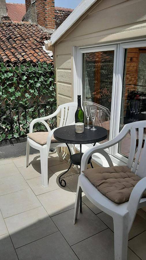 Location de vacances pour 4 personnes, avec balcon et vue à Magnac-Laval - 2