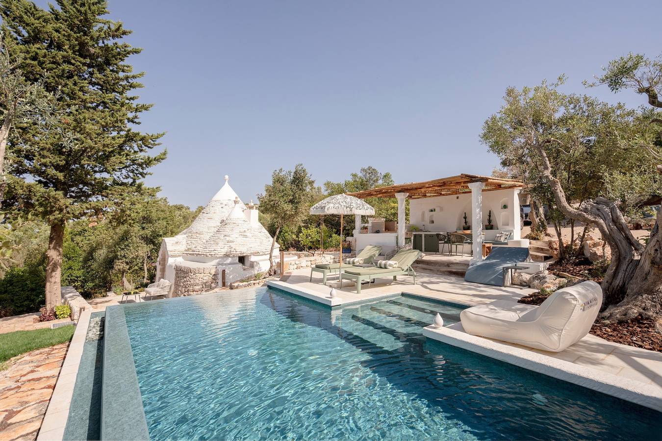 Trulli 'Wild' avec Piscine Privée, Wi-Fi et Climatisation in Putignano, Province de Bari