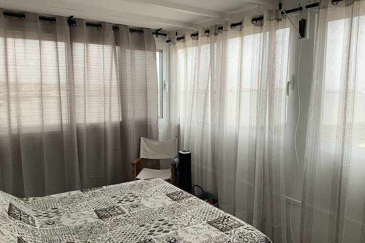 Appartement entier, Front de mer - accès direct plage - vue exceptionnelle sur la baie de Corralejo in Bajo del Medio (La Oliva), La Oliva