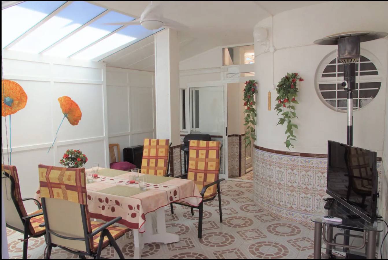 Vakantiehuis 'Aangenaam Vakantiehuis' met privéterras, Wi-Fi en airconditioning in Torrevieja, Costa Blanca