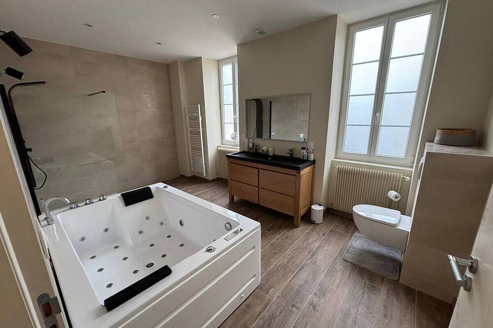 La Foret D'Arc : Villa bourguignonne avec piscine & forêt privée – 10 min Dijon in Arc-sur-Tille, Région de Dijon