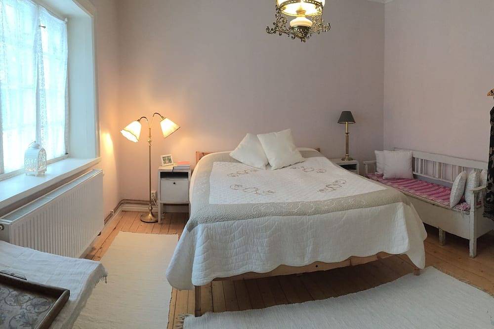 Idylle in Schweden. Schönes Häuschen aus den 1850er Jahren am Meer. in Norrköping, Vikbolandet