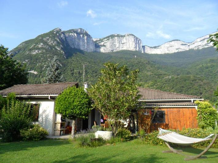 Chambre d’hôte pour 4 personnes, avec jardin et jacuzzi à Noyarey