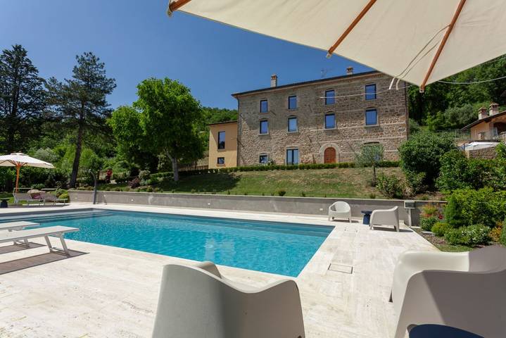 Chalet para 16 personas, con piscina y jardín - 1
