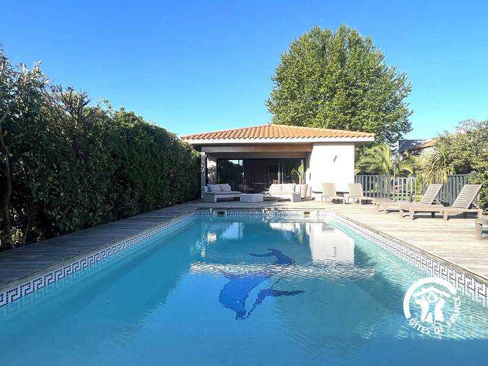 Gîte für 5 Personen, mit Terrasse und Garten sowie Pool und Sauna in Palau-del-Vidre