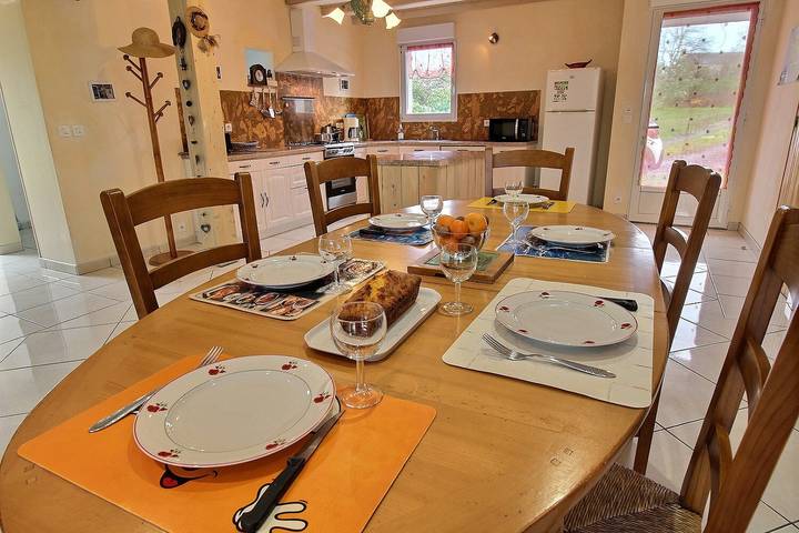 Gîte pour 6 personnes, avec terrasse et jardin à Plourivo - 4