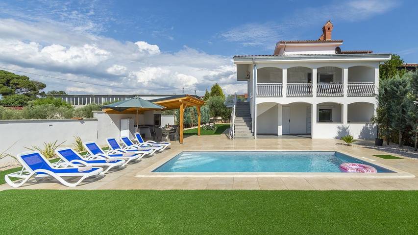 Holiday rental for 9 people, with pool and garden in Istria