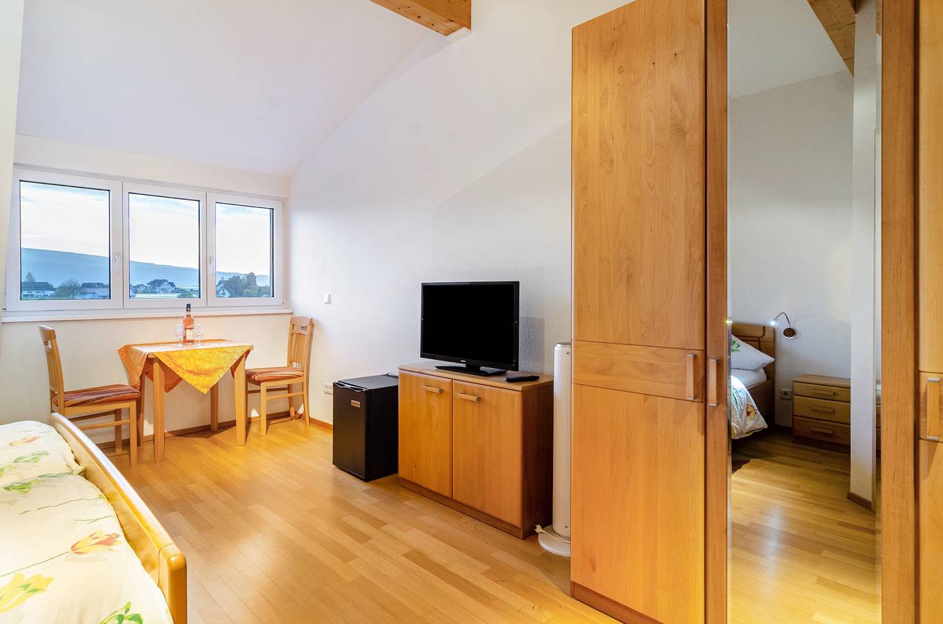 Kamer 'Zimmer 2' met gedeelde tuin en Wi-Fi, foto 11