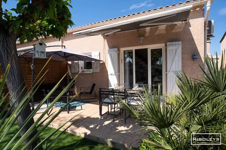 Villa für 5 Personen, mit Garten in Vias