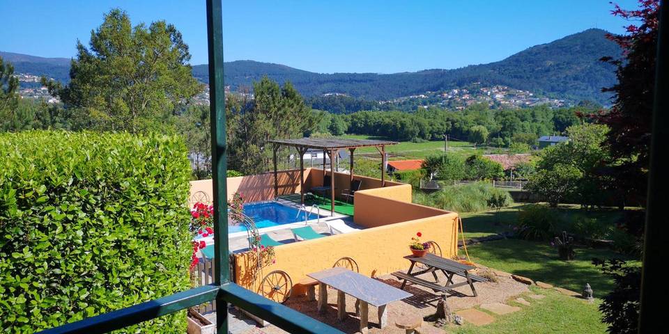 Casa rural para 12 personas, con balcón además de jardín y vistas al lago, Se admiten mascotas en Baixo Miño - 3