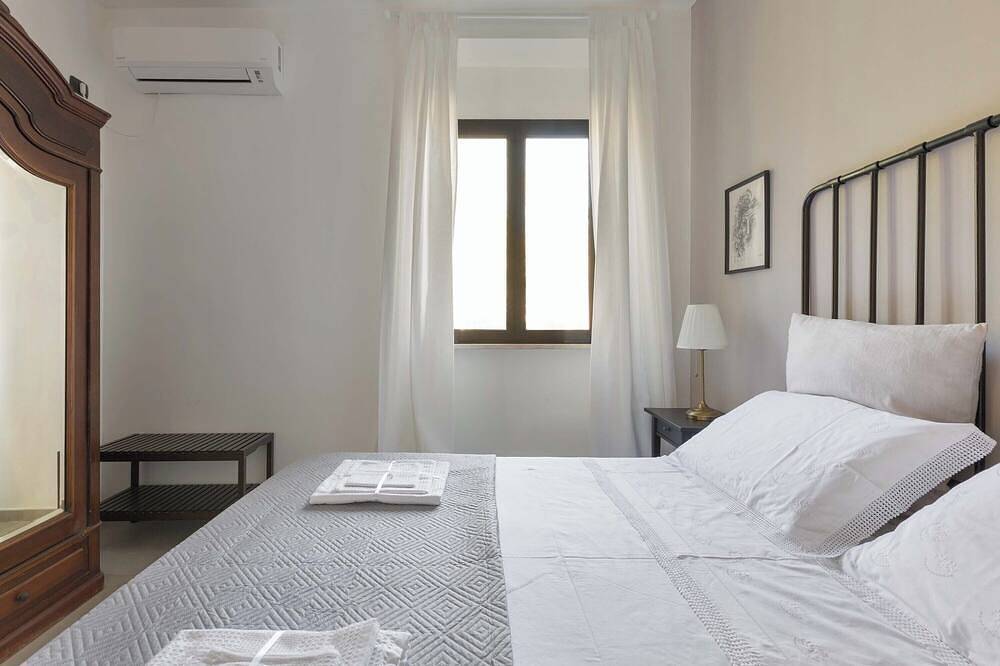 Villa Two Sords, with swimming pool, olive grove, orchard, tropical garden! in Ugento, Golfo de Tarento
