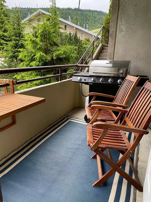 Ganze Wohnung, Hemlock Haven | Ski-in/out, Hot tub, Sauna, Pool, Wi-Fi, Bbq, Games Room, 2Queen in Fraser Valley Regional District