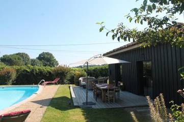 Gîte pour 8 personnes, avec vue ainsi que piscine et jardin à Lagrange