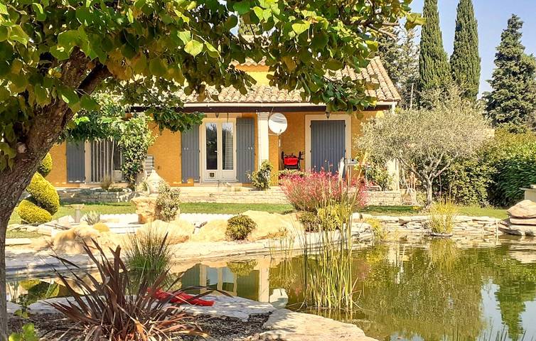 Location de vacances pour 6 personnes, avec terrasse ainsi que jardin et piscine, animaux acceptés à Sarrians - 3