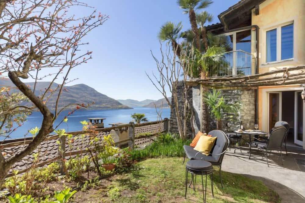 Ganze Wohnung, Vista Isole di Brissago by Interhome in Ronco sopra Ascona, Tessiner Alpen
