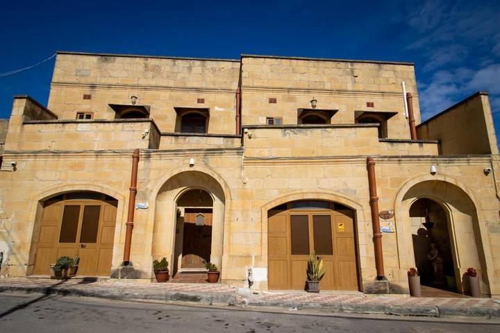 Chambre d’hôte pour 10 personnes, avec vue ainsi que terrasse et piscine dans Xaghra - 2
