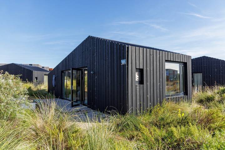 Chalet voor 4 personen, with Balkon/Terras and Terras as well as Tuin in Zandvoort