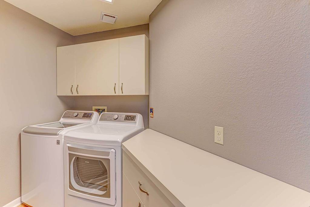 Mountain Views + Hot Tub: Airy Forest Escape! in Arapaho and Roosevelt National Forests