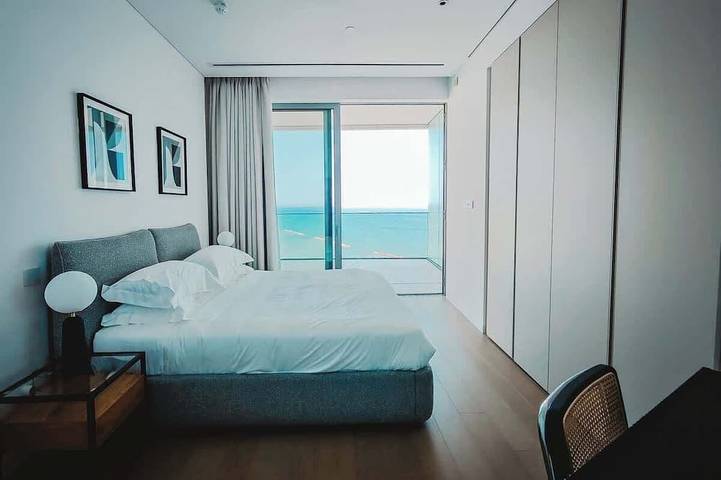 Appartement entier, Seafront Luxury Apt w/ Infinity Pool & Spa in Limassol, Chypre du Sud