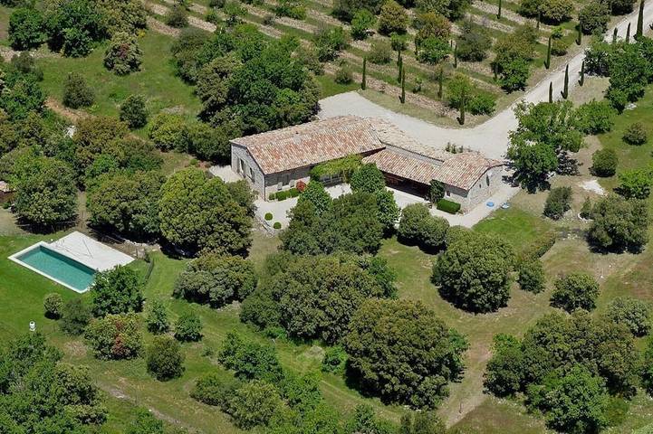 Location de vacances pour 8 personnes, avec Terrasse et Jardin à Buoux