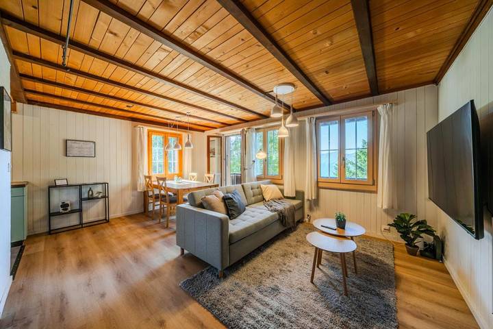 Gîte pour 8 personnes, avec vue et jardin, animaux acceptés dans Axalp