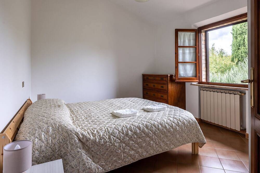 Schönes  Ferienhaus für 4 Leute mit  W-Lan und Tv, bei Montepulciano in Chiusi, Chianti