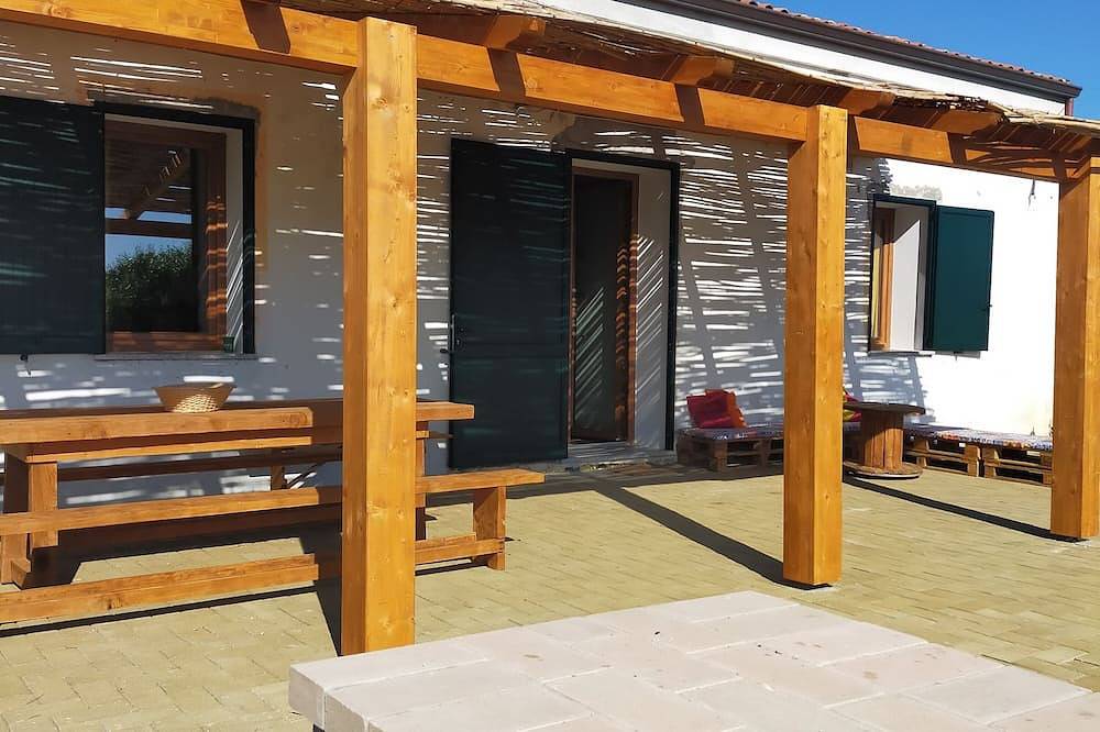 Old renovated farmhouse 300 meters from the sea in Sassari, Nurra