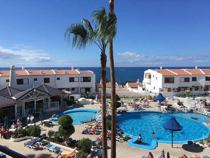 Bungalow para 6 personas, con piscina además de vistas y balcón en Costa Adeje