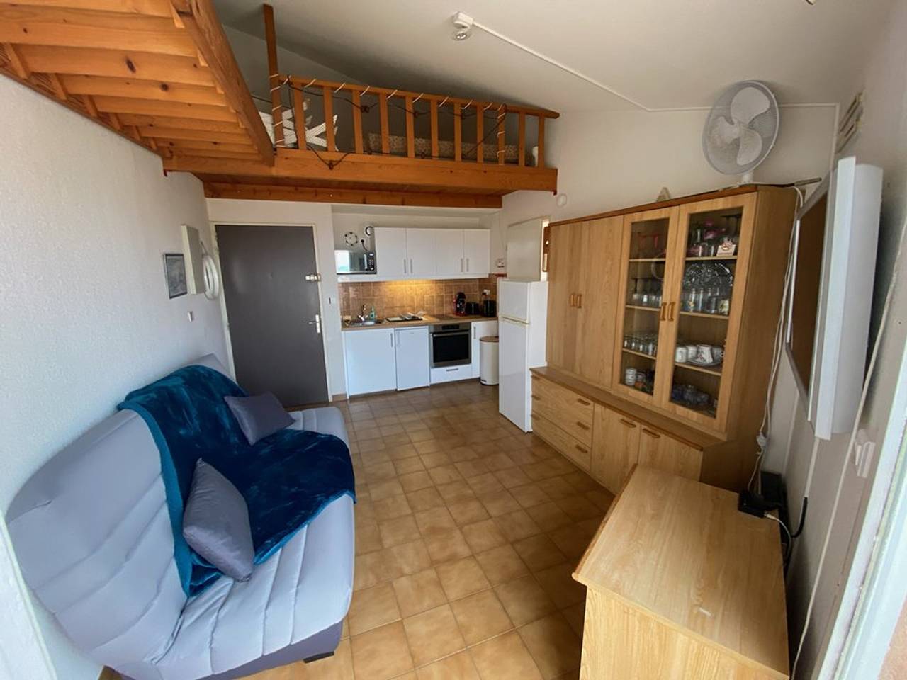 Apartamento entero, Apartamento climatizado de 2 piezas con solárium para 4 personas, parking privado, cerca de la playa in Hyeres, Parque nacional Port-Cros