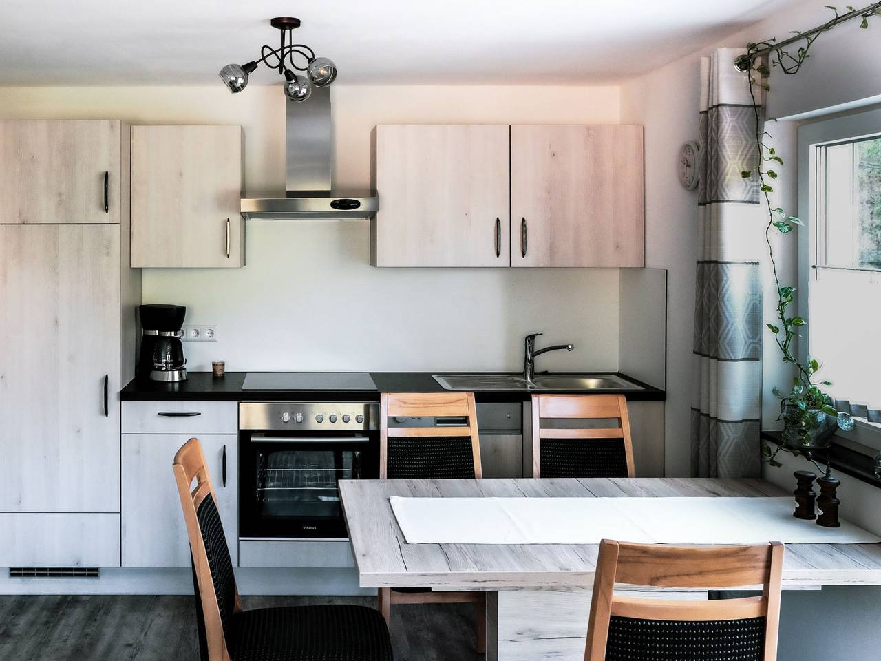 Ganze Wohnung, Apartment „Rebblick“ mit gemeinsamer Terrasse, Garten und Wlan in Oberkirch, Mittlerer Schwarzwald