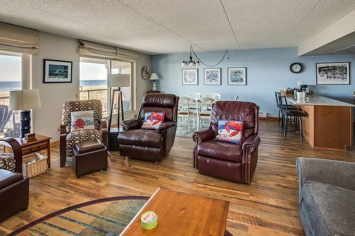 Vacation rental for 6 people, with pool and balcony as well as hot tub in Gearhart