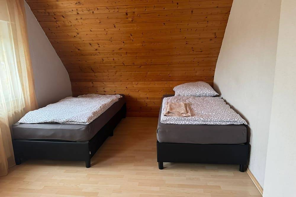 Ganze Wohnung, Schöne Ferienwohnung mit 100qm und Garten in Herford, Nordrhein-Westfalen