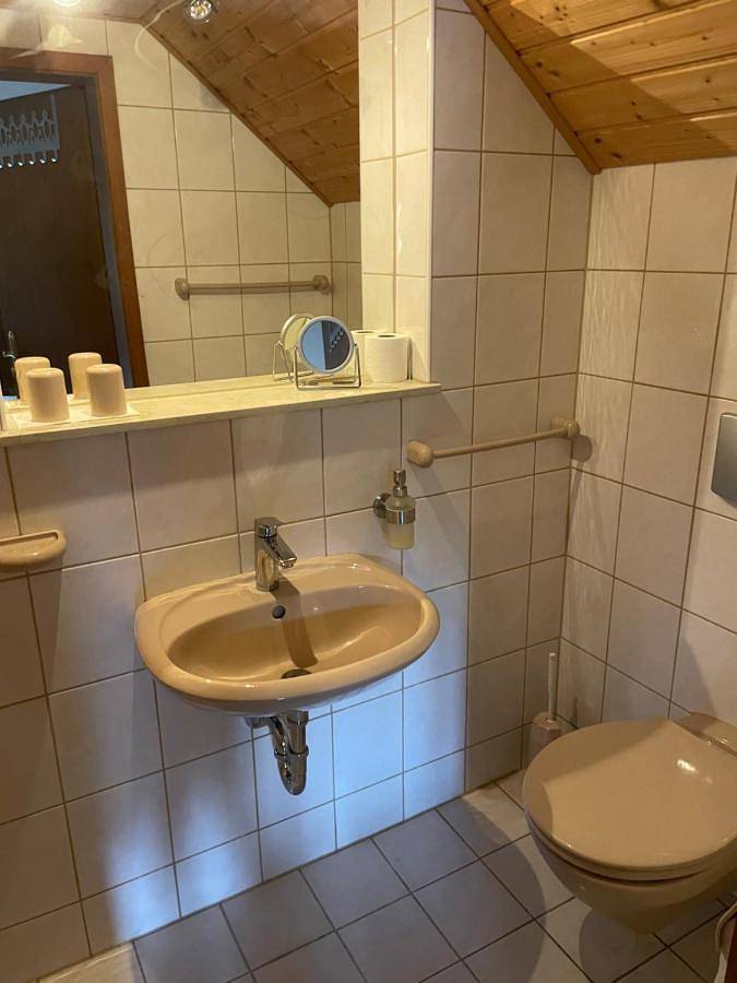 Gîte pour 2 personnes, avec vue ainsi que jardin et terrasse à Weiler-Simmerberg - 3
