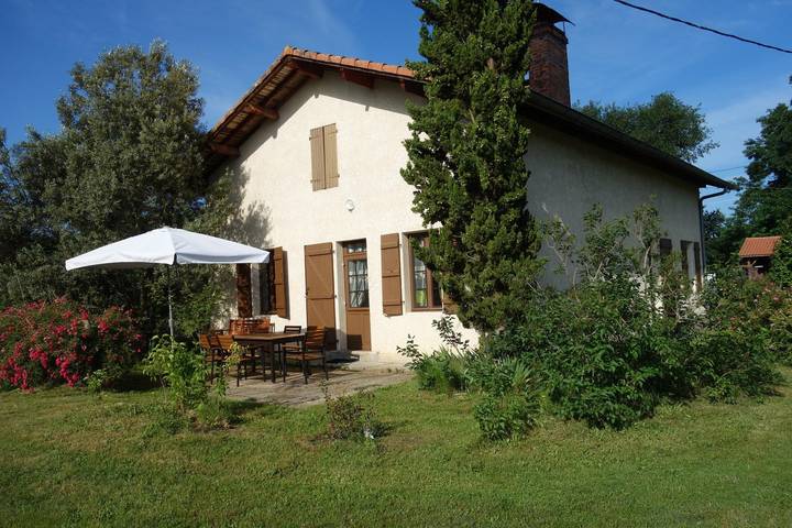 Gîte pour 5 personnes, avec Terrasse ainsi que Jardin et Vue