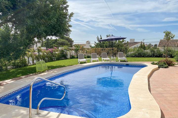Villa pour 8 personnes, avec vue sur l’océan ainsi que piscine et jardin, adapté aux familles à Fuengirola - 3