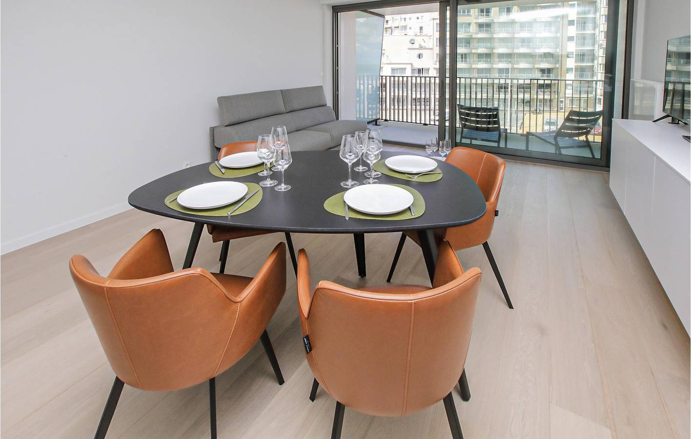 Geheel vakantieappartement, Vakantieappartement voor 4 personen met zwembad in Stad Oostende, Oostende