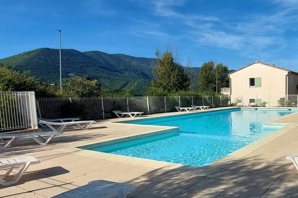 Entire apartment, Appartement Idéal Pour les Vacances Thermales et Familiales. Vue Exceptionnelle in Montbrun-les-Bains, Nyons region
