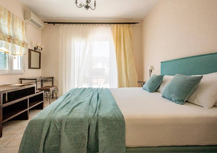 Gîte pour 4 personnes, avec jardin ainsi que piscine et vue dans Poros - 4