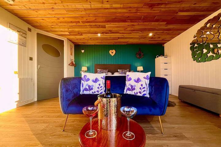 Glamping for 2 people, with garden in Cardigan Bay