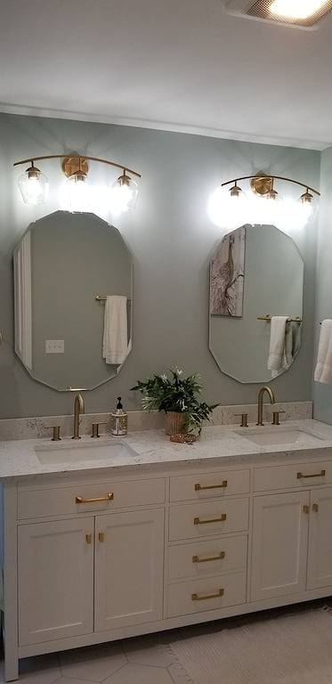 Beautiful, newly renovated ranch with private pool, 25 minutes from the beach. in Fort Myers, Southwest Florida