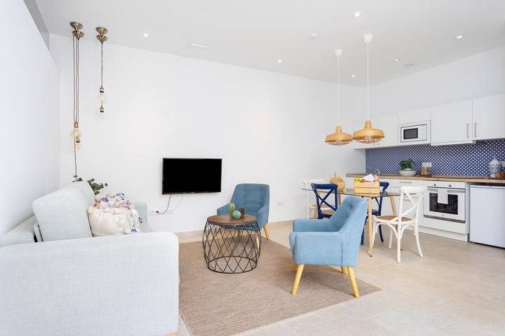 Villa für 4 Personen, mit Kinderpool und Terrasse sowie Ausblick und Pool auf den Kanaren - 4