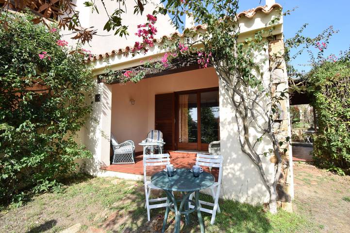 Villa pour 4 personnes, avec jardin à San Teodoro