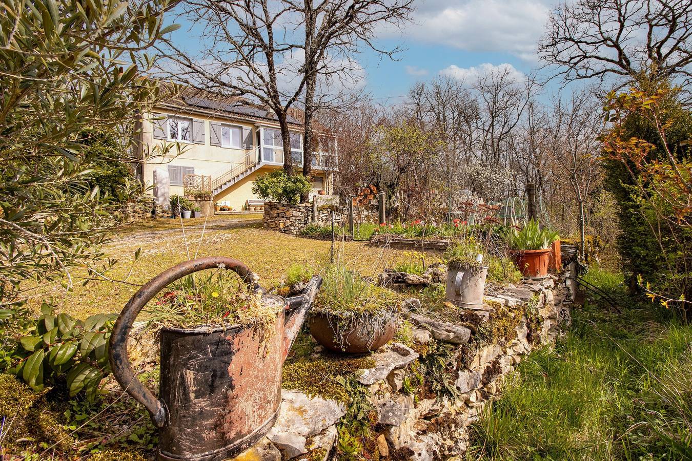 Maison Sur le Causse Corrézien: Charming getaway with fireplace, garden, and guaranteed peace in Saint-Cernin-de-Larche, Brive-la-Gaillarde region