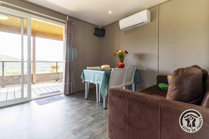 Gîte pour 5 personnes, avec terrasse et jacuzzi, animaux acceptés à Camon - 2
