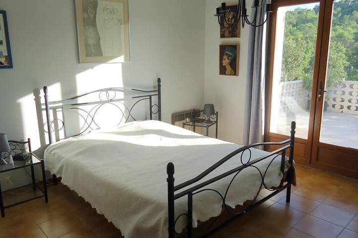 Location de vacances pour 8 personnes, avec terrasse et jardin à Rocbaron - 2