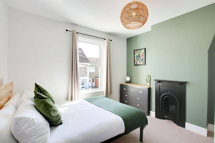 Delightful two bedroom cottage near town centre in Worthing, Sussex Occidental