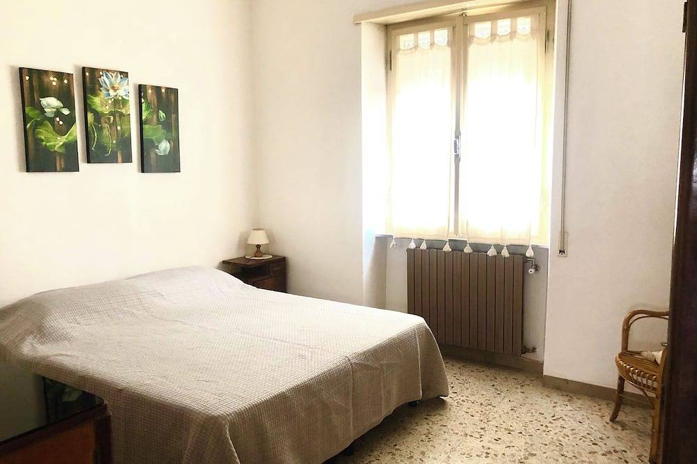 Home Tonino-bedroom bed & breakfast in enchanting Tempio Pausania with Wifi in Tempio Pausania, Olbia-Tempio