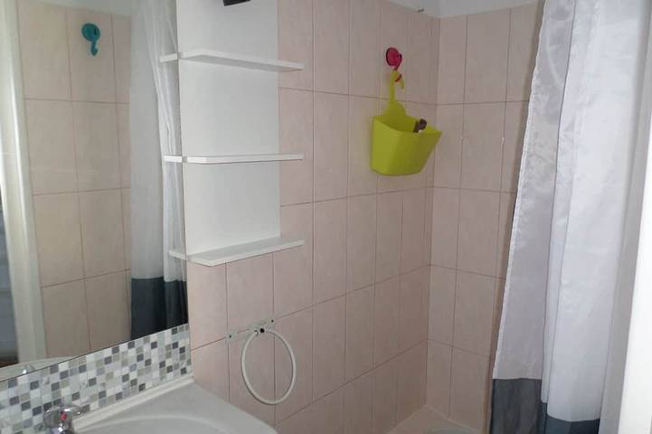 Gîte pour 3 personnes, avec jacuzzi dans Port de Plaisance des Sablons - 4