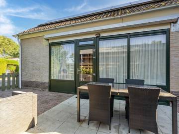 Natuurhuisje voor 6 personen, met terras en zwembad, met huisdier in Zeeland